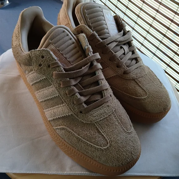 Adidas Beige Suede Sneakers Sz 11 - Picture 8 of 13